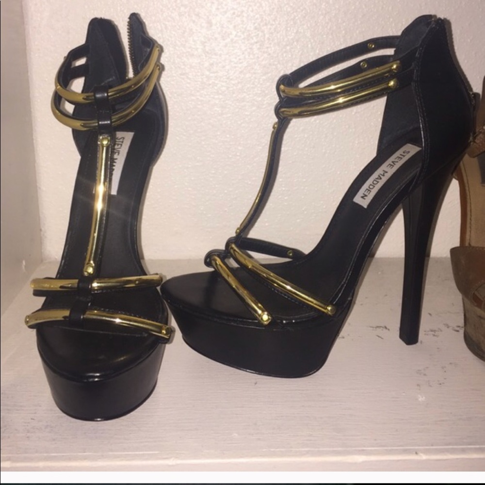 Steve Madden Black and Gold heels